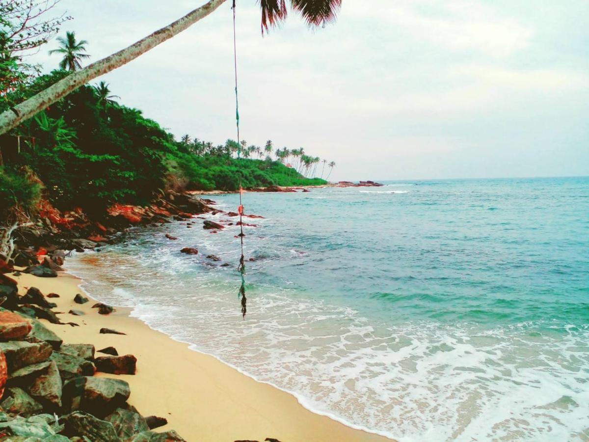 Surf bay Unakuruwa Tangalle Bagian luar foto